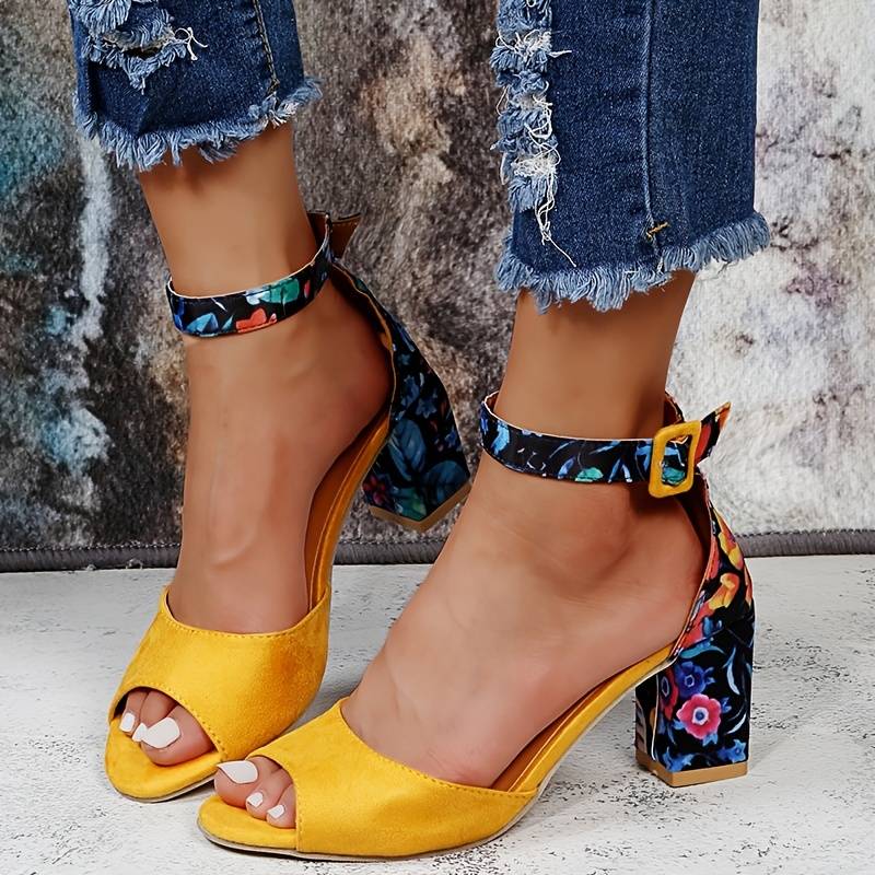 Sandalias de tacón ancho con punta abierta y pulsera al tobillo – LUMINIA BLOCK HEELS
