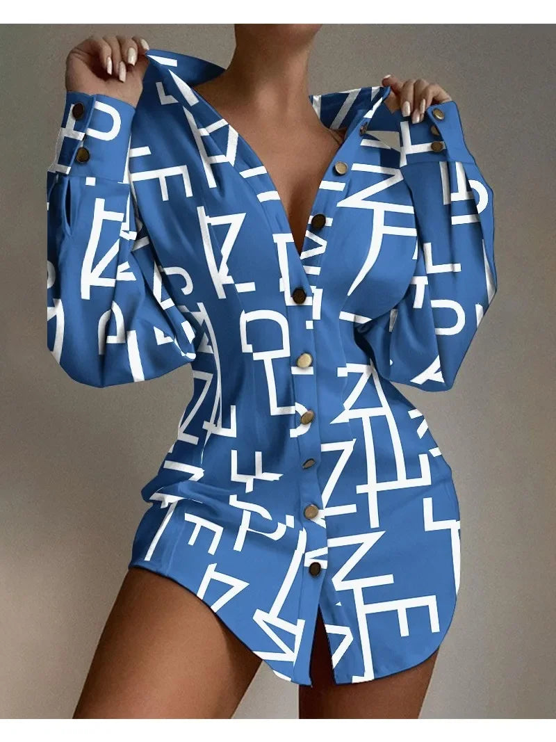 Vestido camisero corto con estampado gráfico y botones dorados – MILA