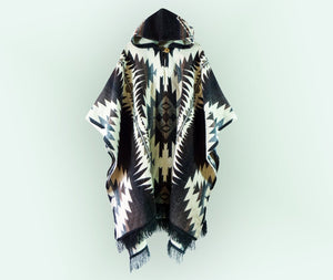 Poncho de Alpaca Artesanal – PACHA - Nina Toledo