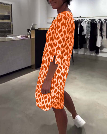 Vestido de verano con escote en V y estampado gráfico moderno – NAIKA