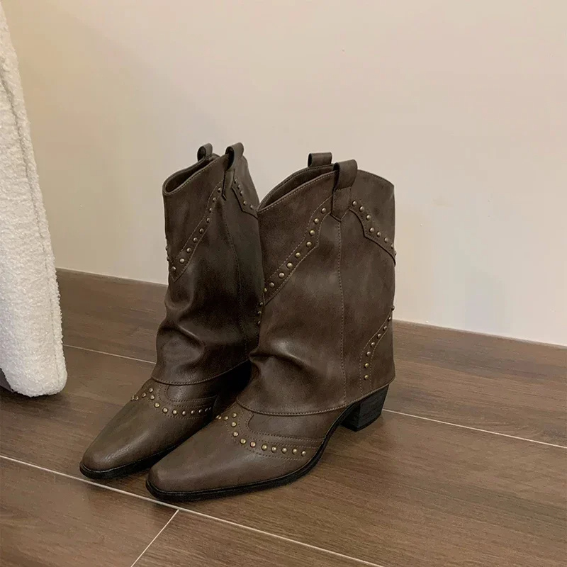 LLORENÇA - Botines western con tachuelas y tacón medio para mujer