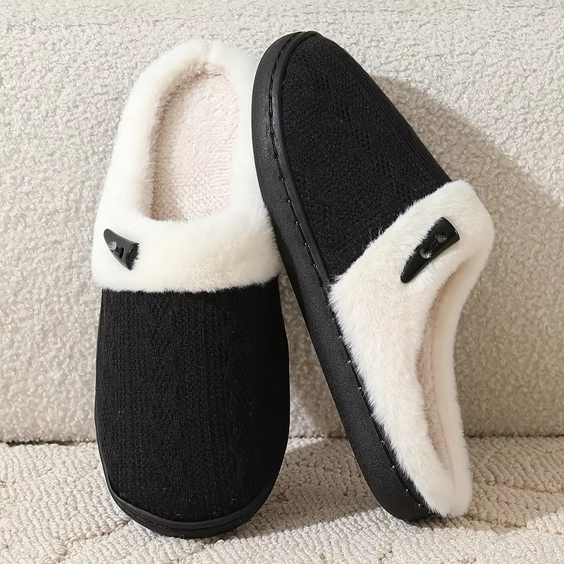 NOA - Pantuflas planas con detalle de botón y forro de pelo para mujer