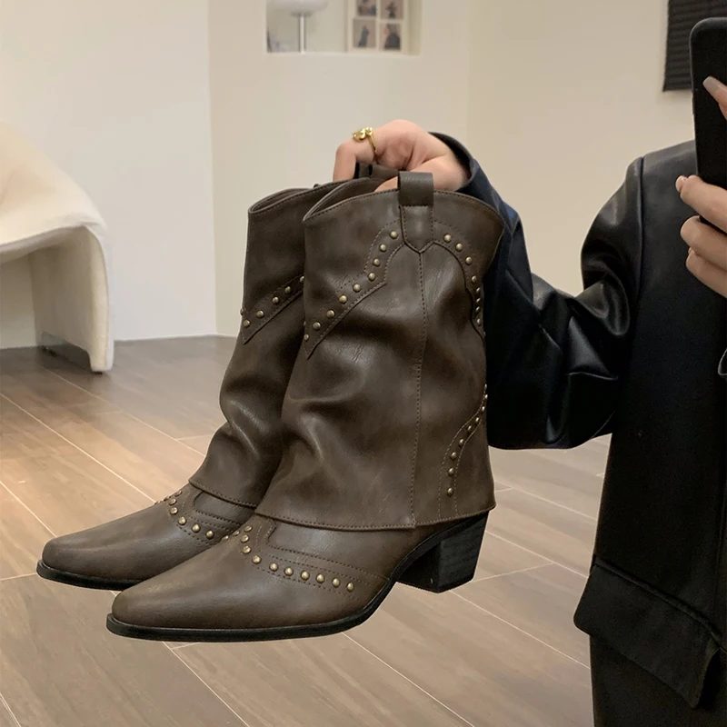 LLORENÇA - Botines western con tachuelas y tacón medio para mujer