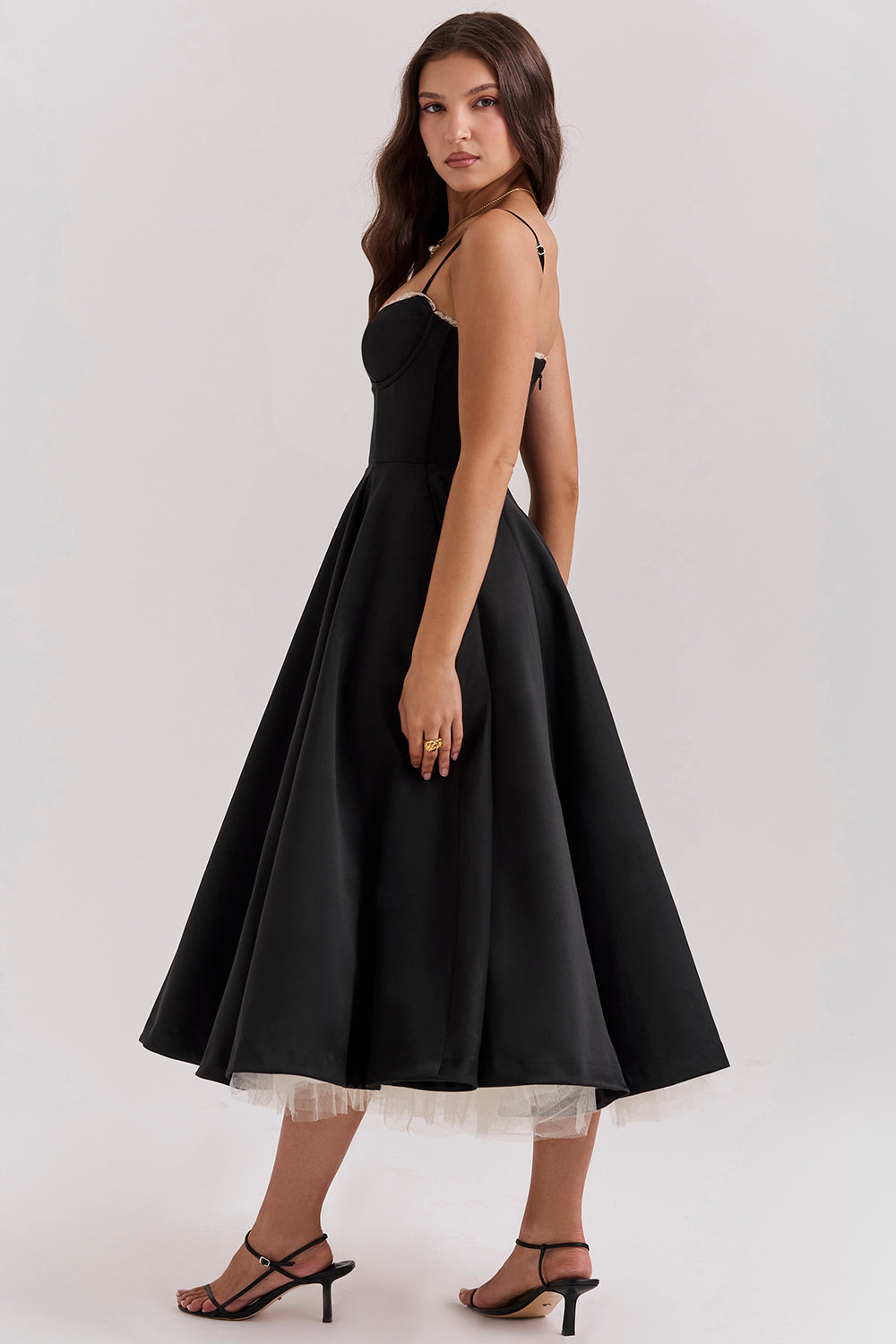 Vestido de Cocktail Elegante para Damas en Estilo Midi para Fiestas y Eventos Especiales – Agota