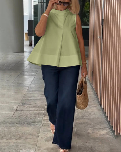 Top sin mangas de mujer con cuello alto y pliegue frontal – ELISARA