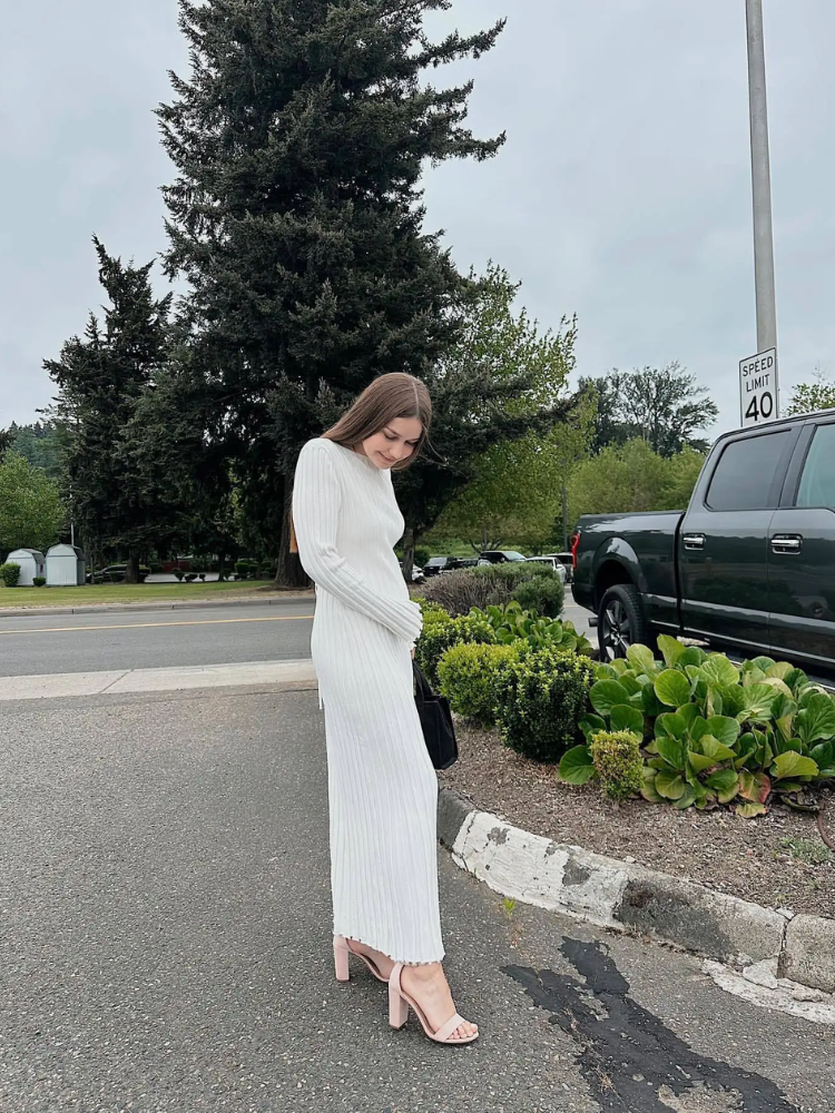 NEUS - Vestido largo ajustado de punto con diseño plisado y tela elástica para mujer