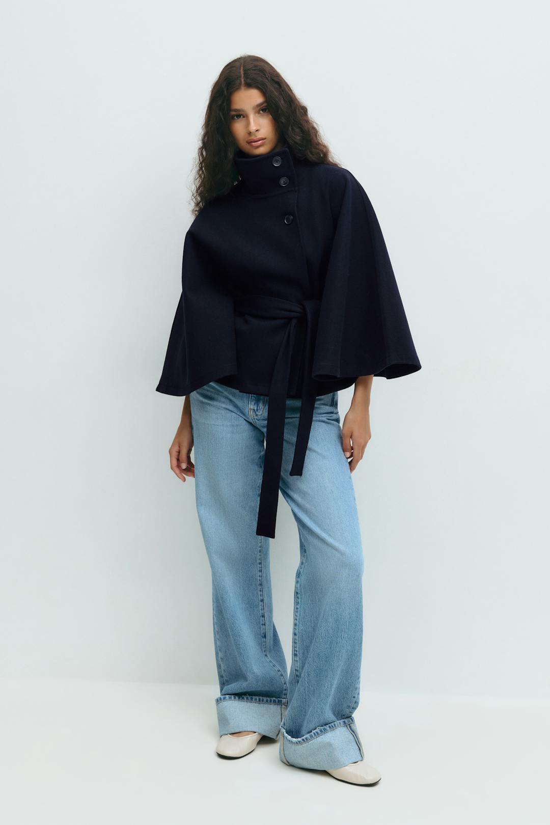 Abrigo elegante oversize para mujer con cinturón – SÉVANA
