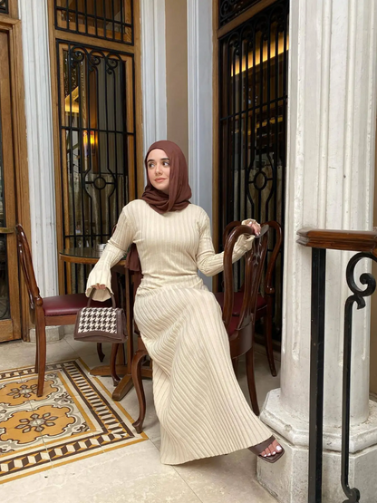 NEUS - Vestido largo ajustado de punto con diseño plisado y tela elástica para mujer