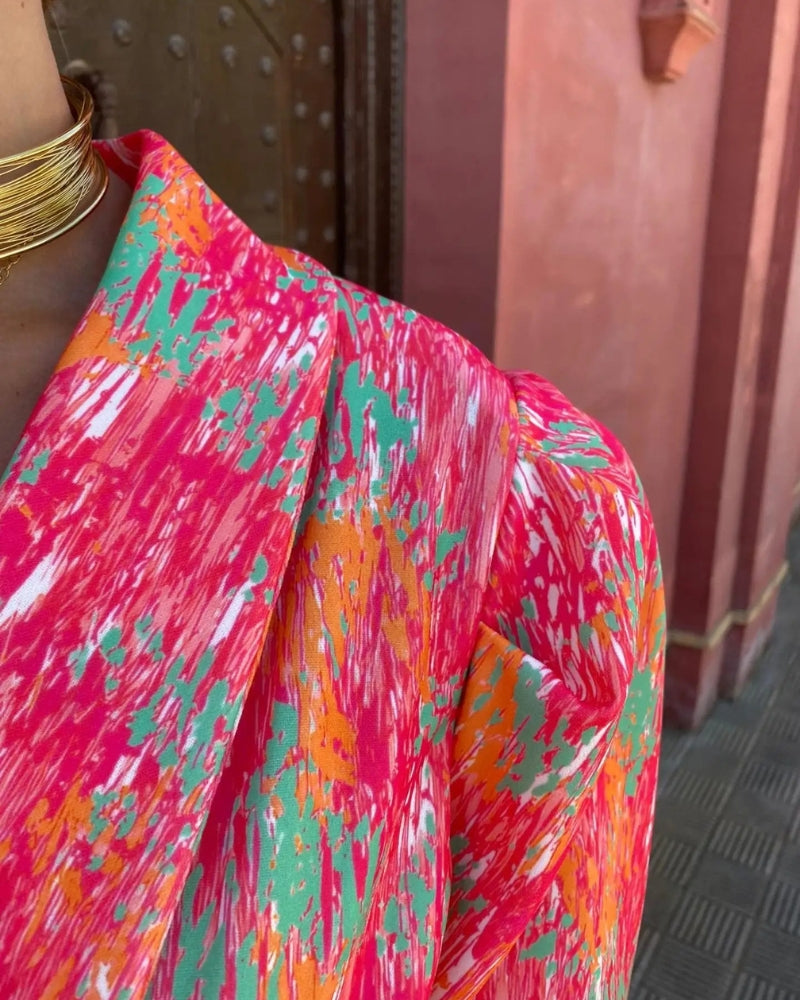 Mono corto de mujer con cinturón lazo y escote en V – HORTENSIA