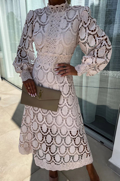 CADENZA – Vestido midi de encaje con mangas largas y estilo atemporal