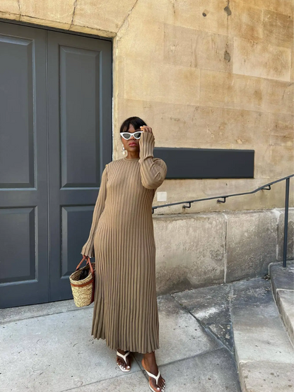 NEUS - Vestido largo ajustado de punto con diseño plisado y tela elástica para mujer