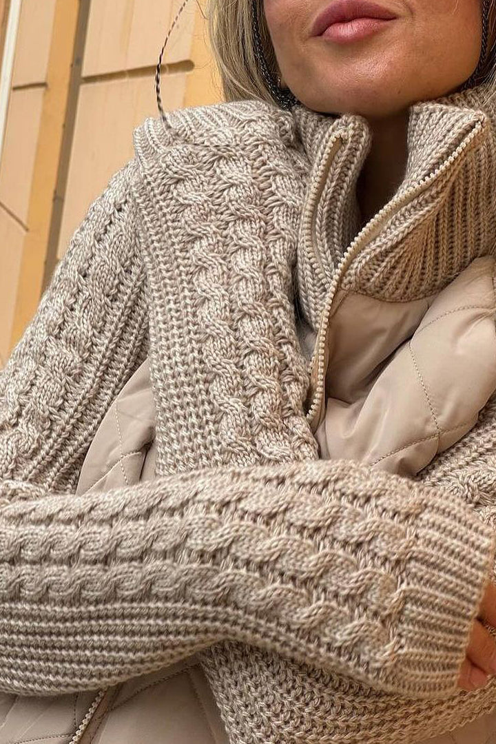 LEONA - Chaqueta informal en color sólido con cremallera y detalles de patchwork en contraste para mujer