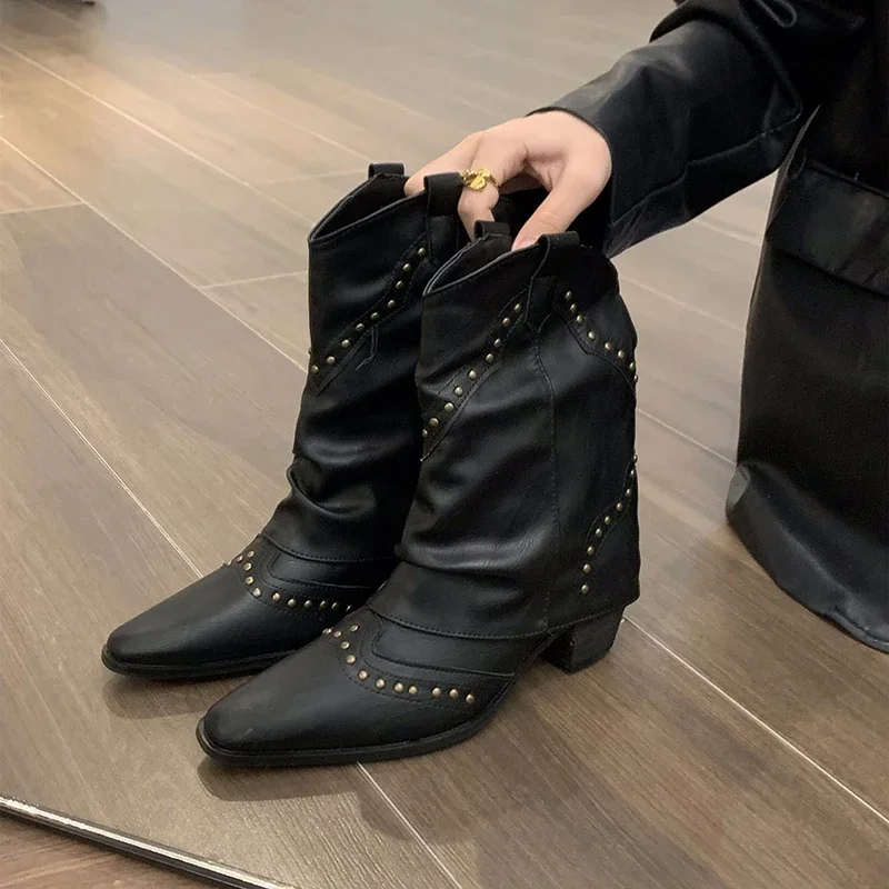 LLORENÇA - Botines western con tachuelas y tacón medio para mujer