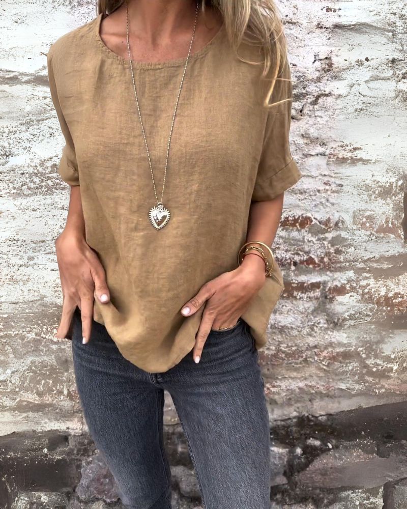 Camiseta básica de mujer con cuello redondo y mangas dobladas – ELIANA