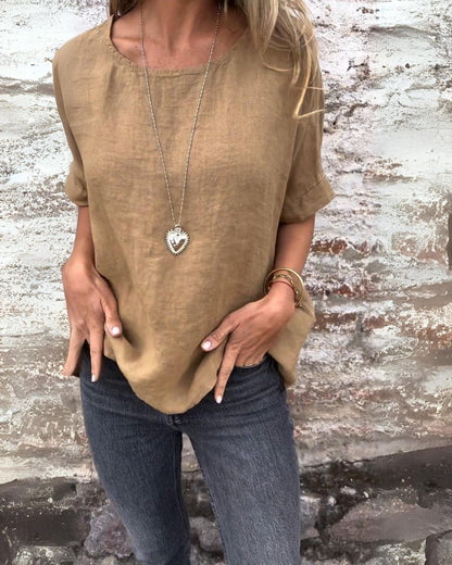 Camiseta básica de mujer con cuello redondo y mangas dobladas – ELIANA