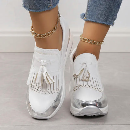 Zapatillas de mujer con plataforma y detalles de flecos – SERALIA