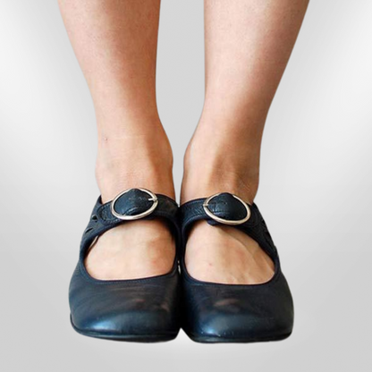 Sandalias clásicas de cuero con tiras cruzadas y suela cómoda – EMMARA