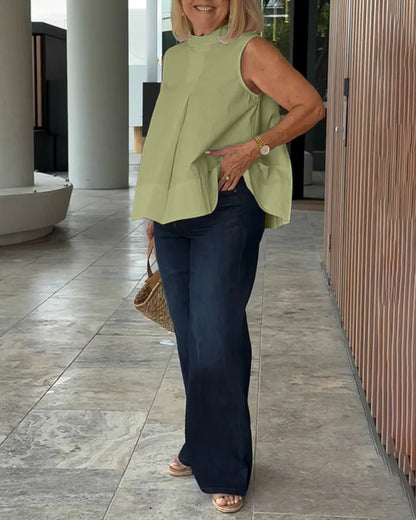 Top sin mangas de mujer con cuello alto y pliegue frontal – ELISARA