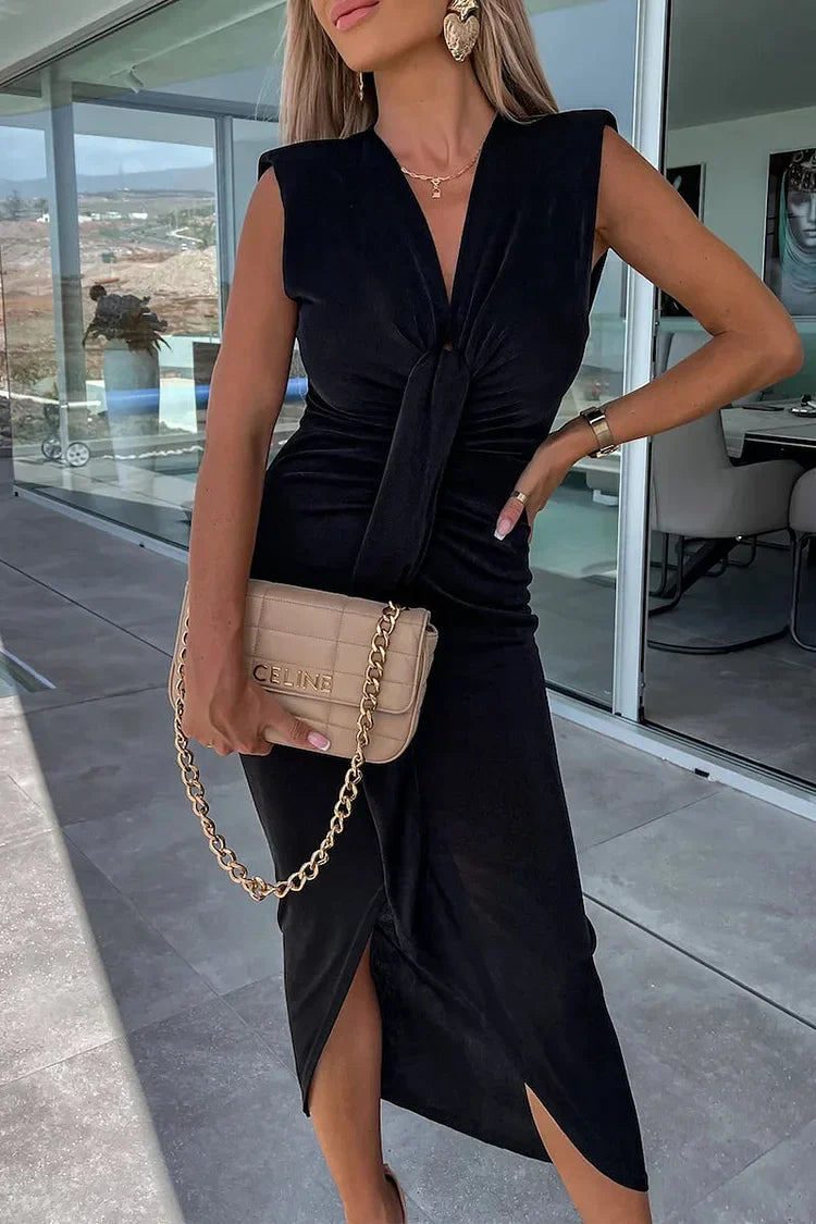 Vestido elegante con escote en V y pliegues asimétricos – LUMINA