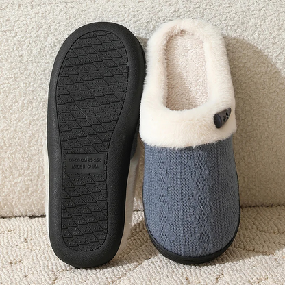 NOA - Pantuflas planas con detalle de botón y forro de pelo para mujer