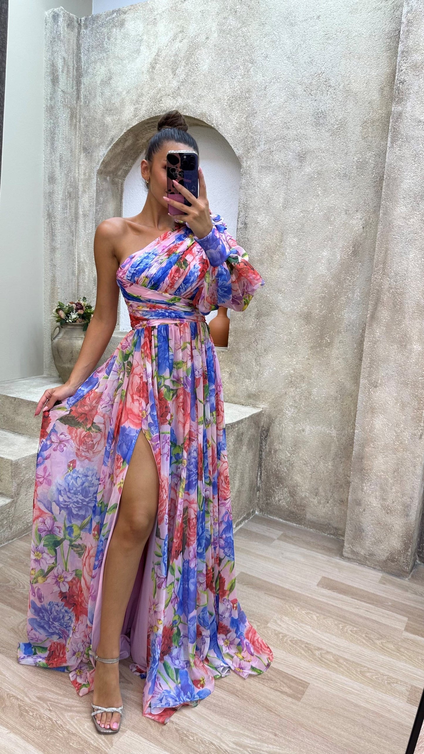 Vestido largo floral con hombro descubierto – Elanisse