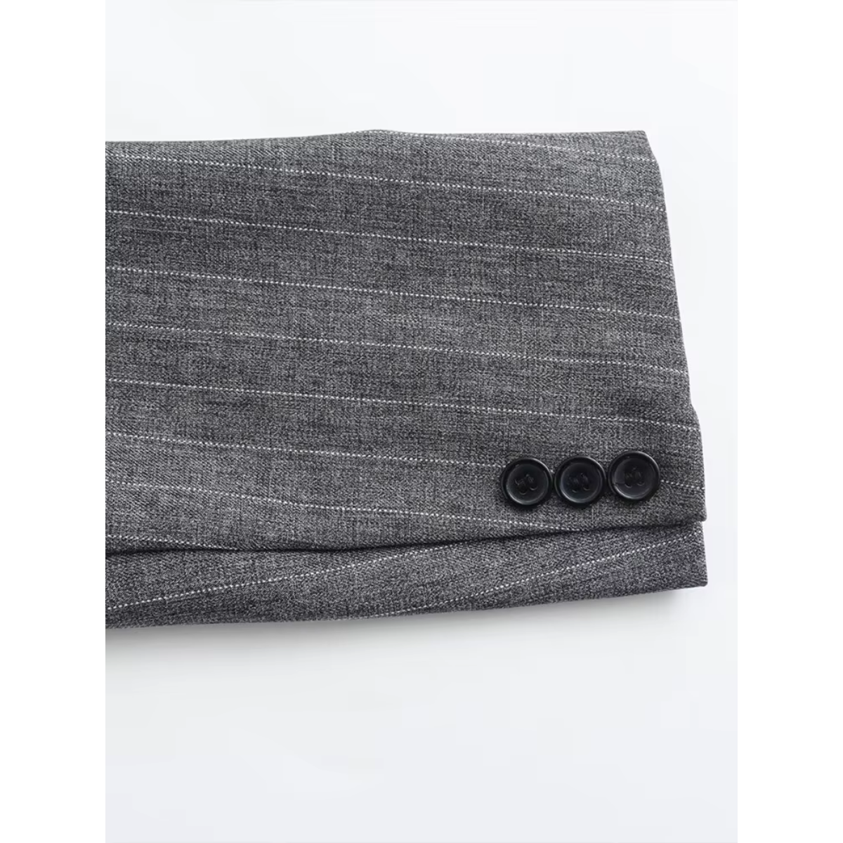 Blazer entallada de líneas clásicas con bolsillos de solapa – LÉONIE