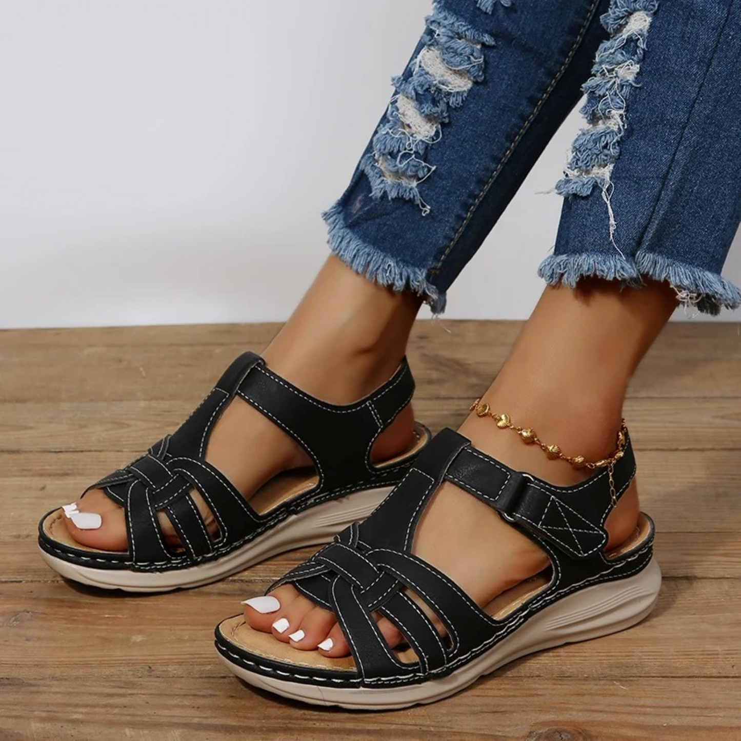 Sandalias de ante en negro y marrón con tacón cómodo – SUMERIA