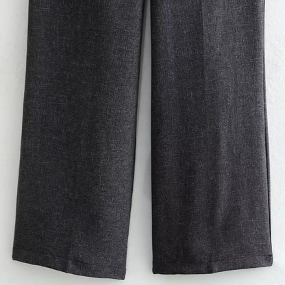 Traje de mujer con blazer entallada y pantalón de vestir – AVELINE