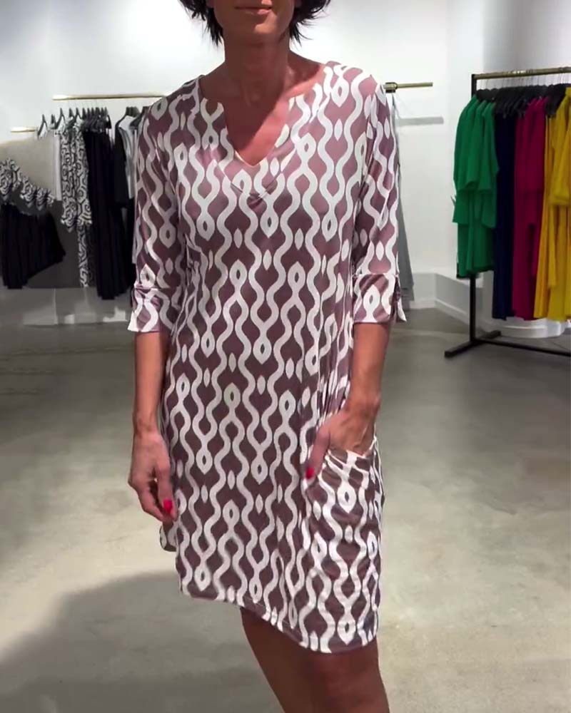 Vestido de verano con escote en V y estampado gráfico moderno – NAIKA