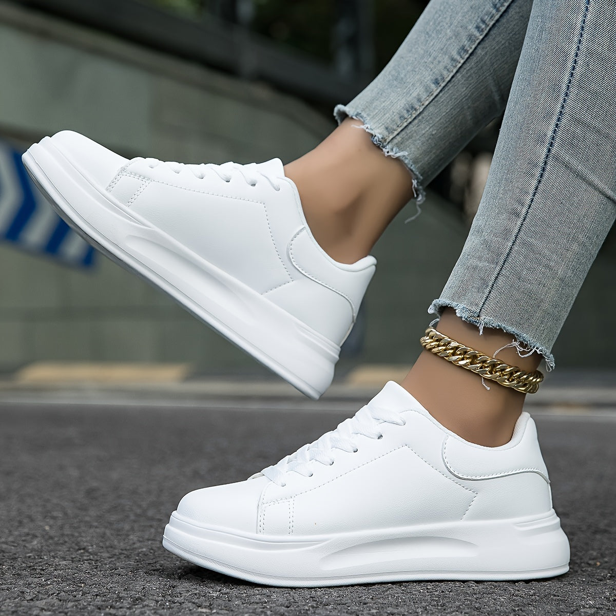 Zapatillas bajas de mujer con diseño limpio y plataforma elevada – HERTA