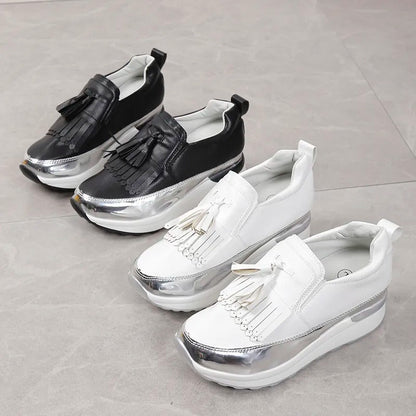 Zapatillas de mujer con plataforma y detalles de flecos – SERALIA