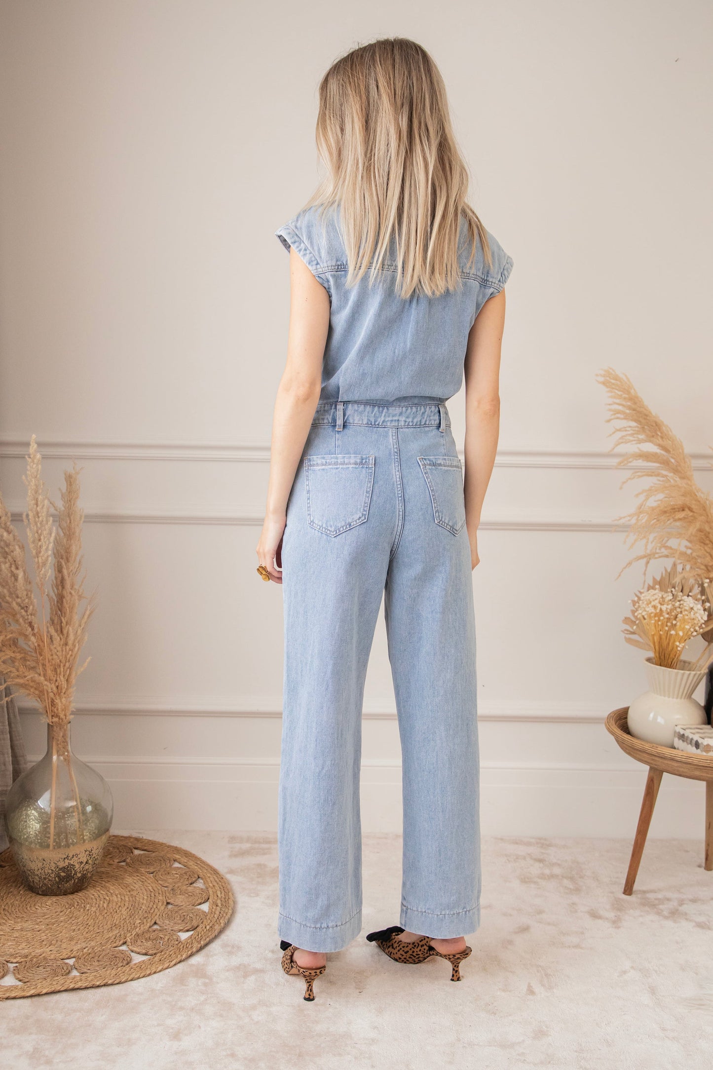 Mono vaquero moderno para mujer, perfecto para cualquier ocasión – DENA