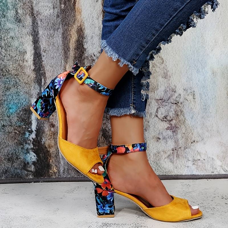 Sandalias de tacón ancho con punta abierta y pulsera al tobillo – LUMINIA BLOCK HEELS