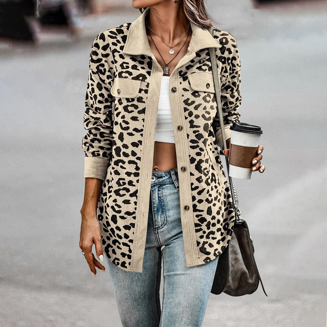 Blazer entallada con estampado de leopardo – LÉONA
