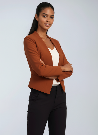 Blazer de mujer con corte estructurado – CLARÉA