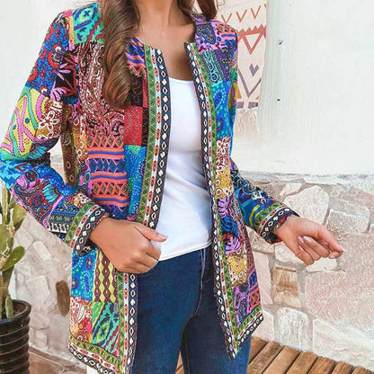 Blazer entallada con estampado artístico y acabado premium – AURELIA
