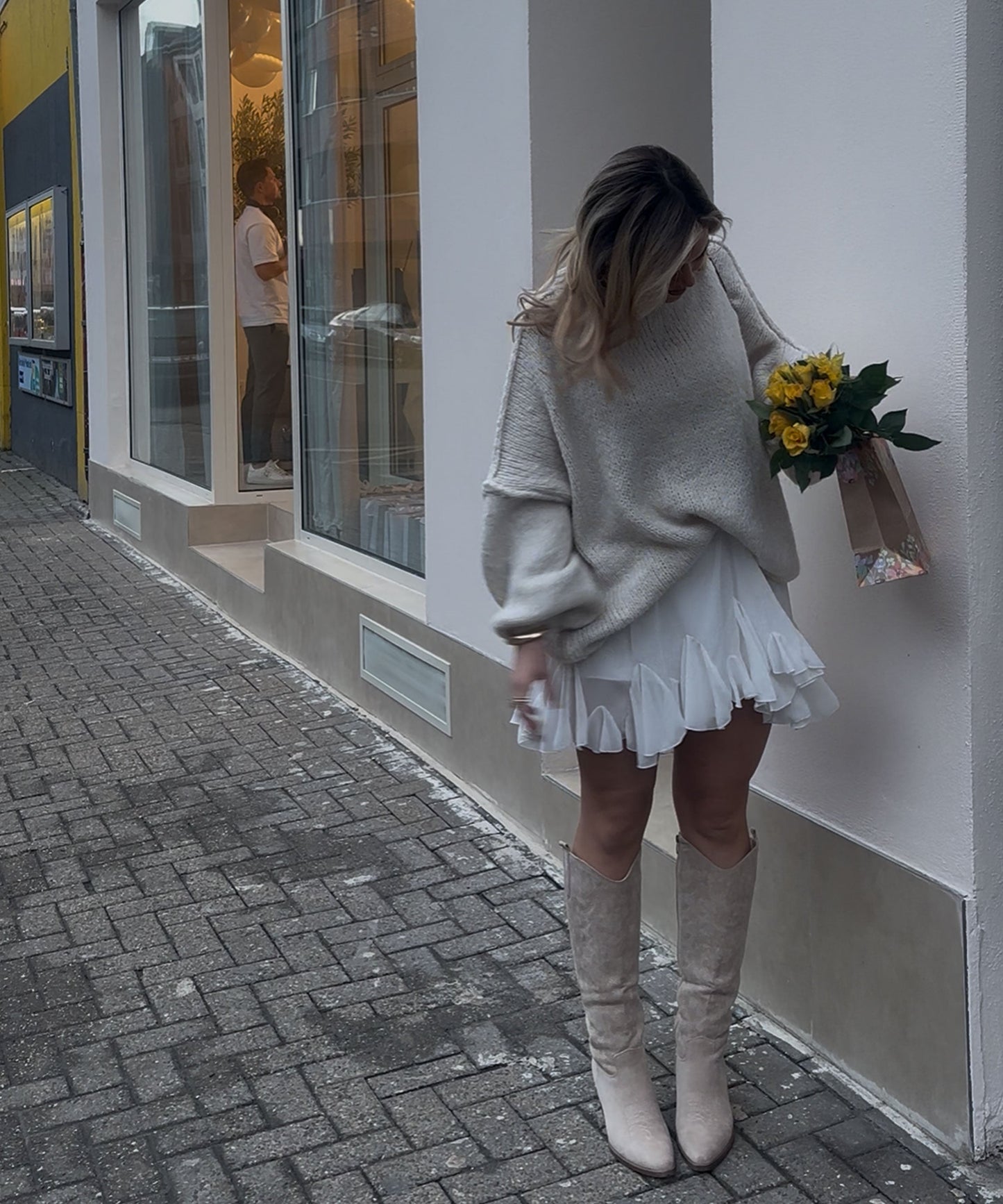 Suéter oversize de mujer en color beige – NATELA