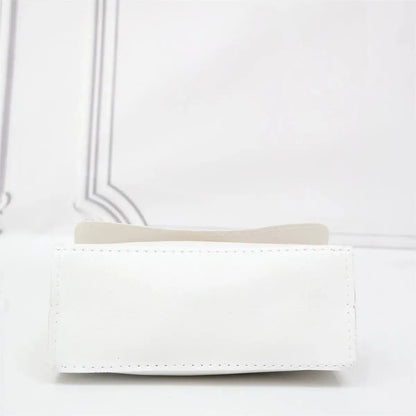 Bolso de mano elegante con cadena y pañuelo decorativo – CALISSA