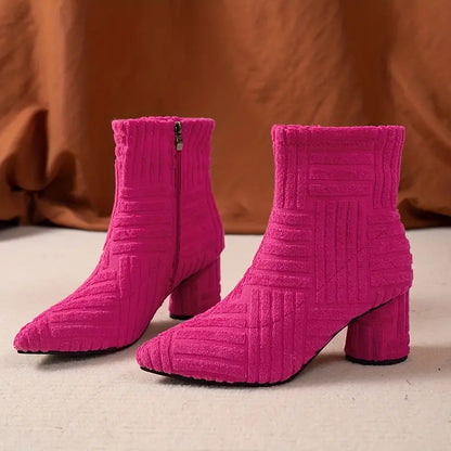 HELENA – Botines de tacón grueso para mujer con diseño monocromático