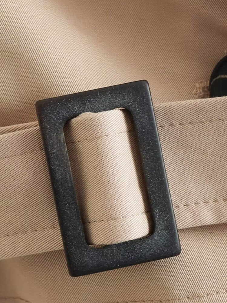 AMARA - Trench coat corto y moderno en beige para mujer