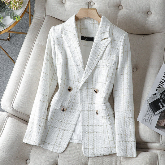 Blazer elegante de mujer con corte entallado y diseño versátil – LUNARA