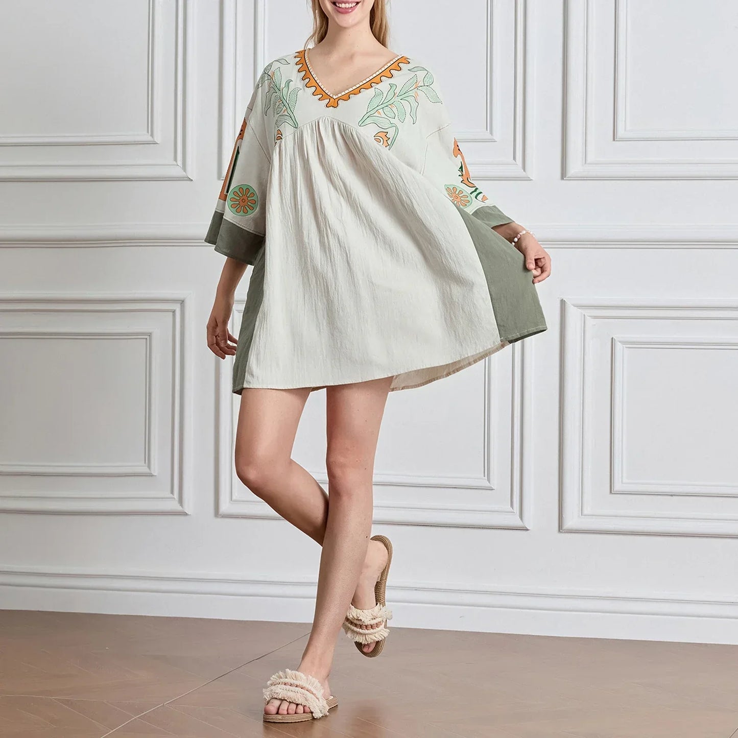 Vestido tipo túnica de mujer con escote en V y bordados decorativos – MABRIELA