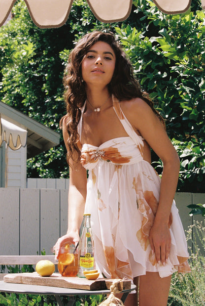 Vestido corto de mujer con cuello halter y bajo en capas – JULIETA