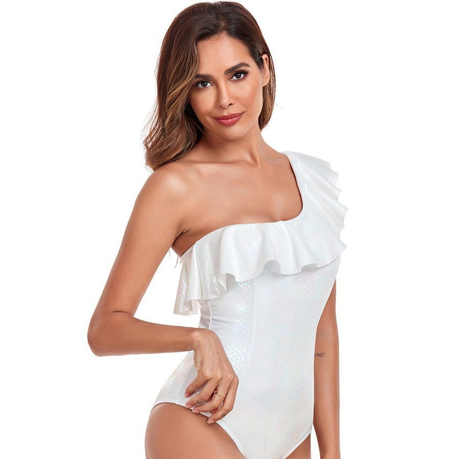Bañador asimétrico de mujer con volante en un hombro – MARIKA