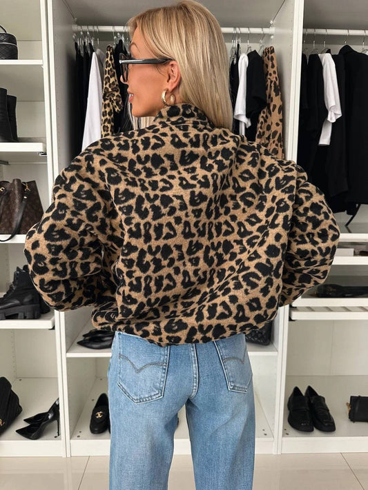 Chaqueta corta moderna con estampado de leopardo – NARVELLA