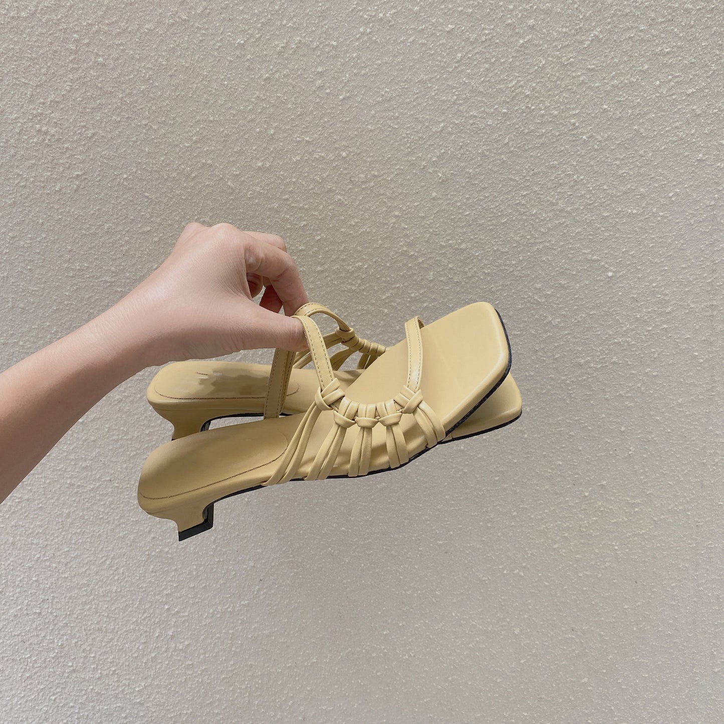 Isabel - Sandalias de Tacón Pequeño con Forma Asimétrica y Punta Cuadrada de Verano para Mujer