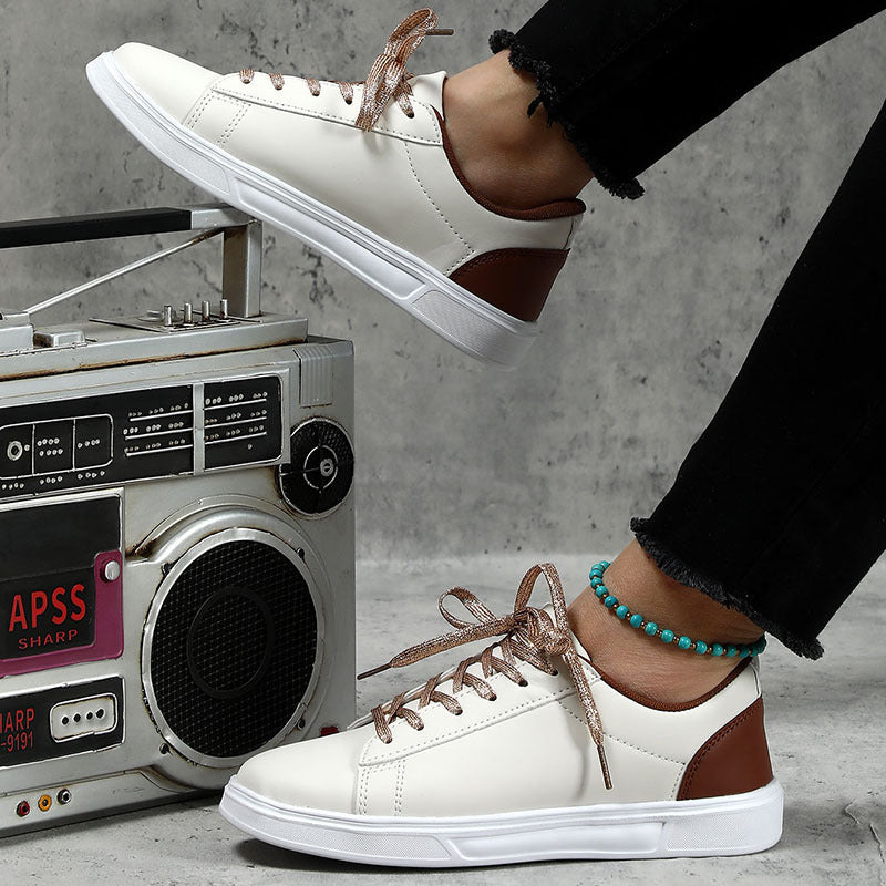 Zapatillas bajas de mujer con detalles en contraste – BERIT ISABELLE