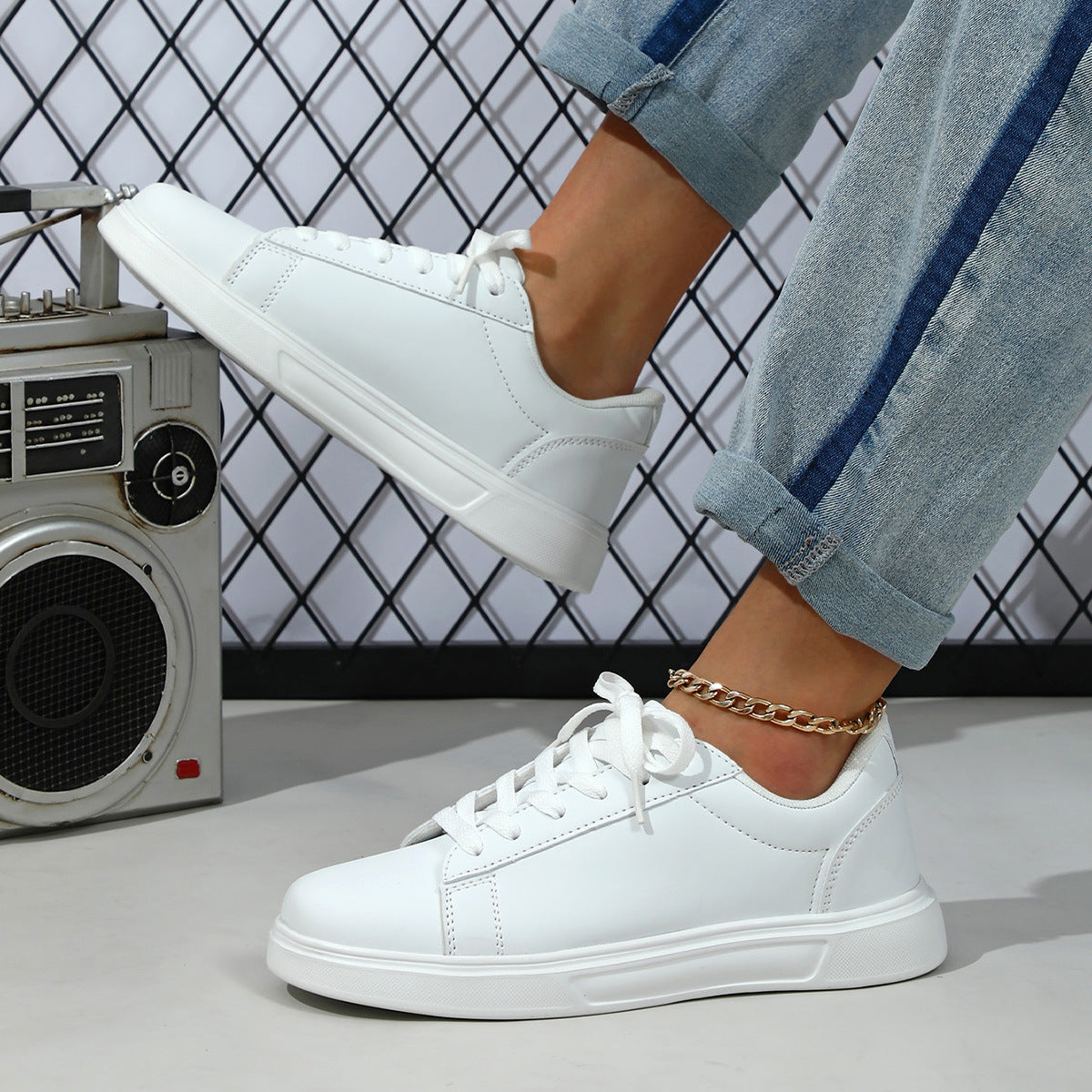 Zapatillas bajas de mujer con detalles en contraste – BERIT ISABELLE