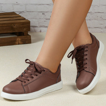 Zapatillas bajas de mujer con detalles en contraste – BERIT ISABELLE