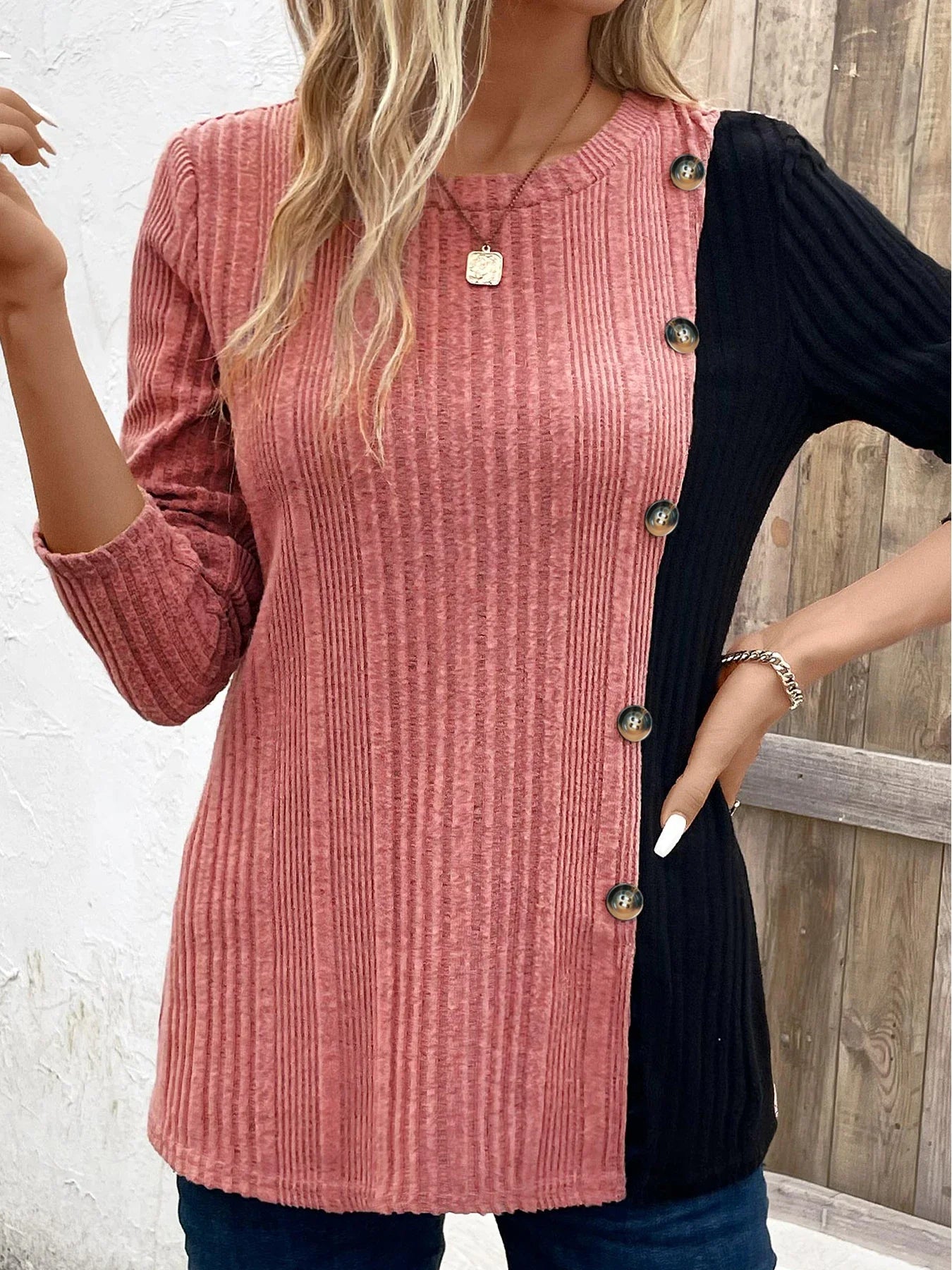 ANNALISA - Camiseta de manga larga con detalles de bloques de color y ribetes con botones para mujeres